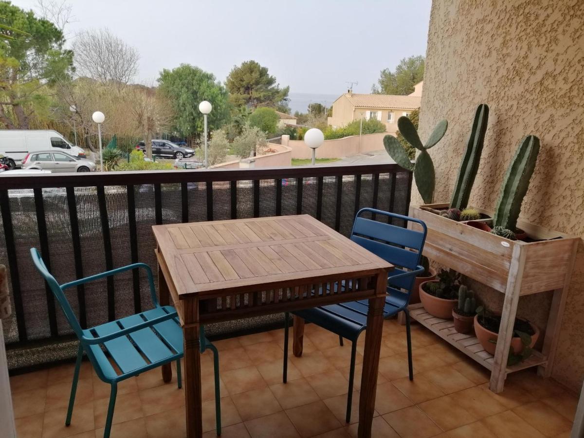 Sanary Les Gorguettes, Studio Avec Terrasse Vue Mer, A 10 Min A Pieds De La Plage Buitenkant foto